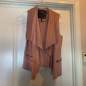 Fun faux suede pink vest BUFFALO